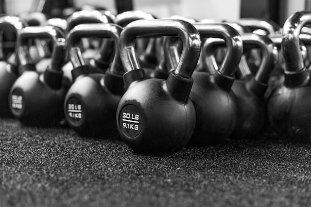 Kettlebell vs Dumbbell